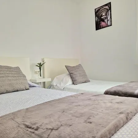 Сasa de vacaciones Spacious Chalet Next To The Sea - Airport
