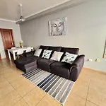 Spacious Chalet Next To The Sea - Airport * サン・イシドロ