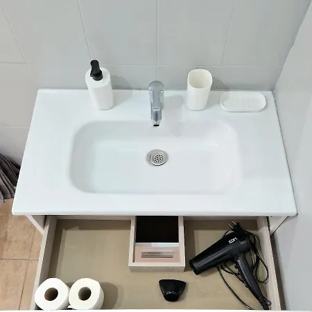 בית נופש Spacious Chalet Next To The Sea - Airport *
